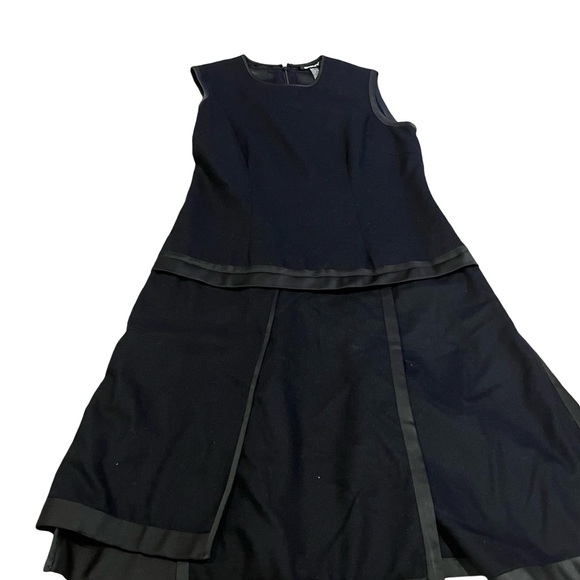 DKNY Dress with panels that open- flapper style wool dress - Drip waist size 8 - Picture 2 of 5